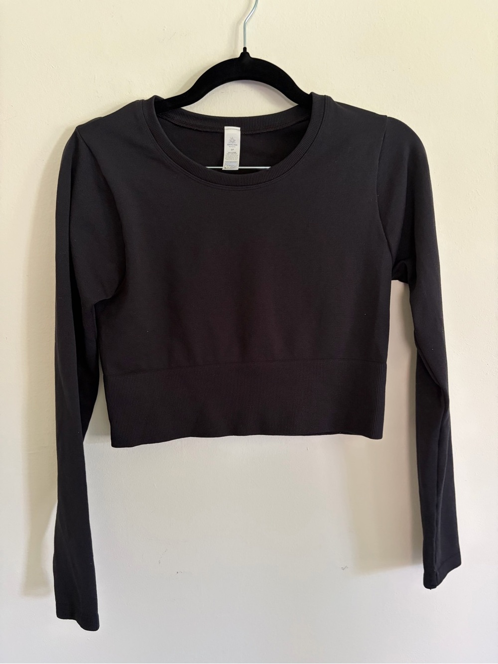 Offline by aerie Black Cropped Long-Sleeve  stretch Tee